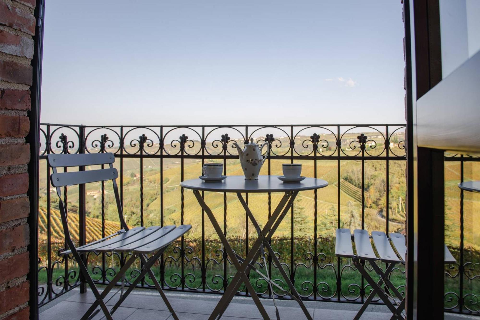 Casa Rubbo - Appartamento In Collina 'Monviso' Alba  Exteriör bild
