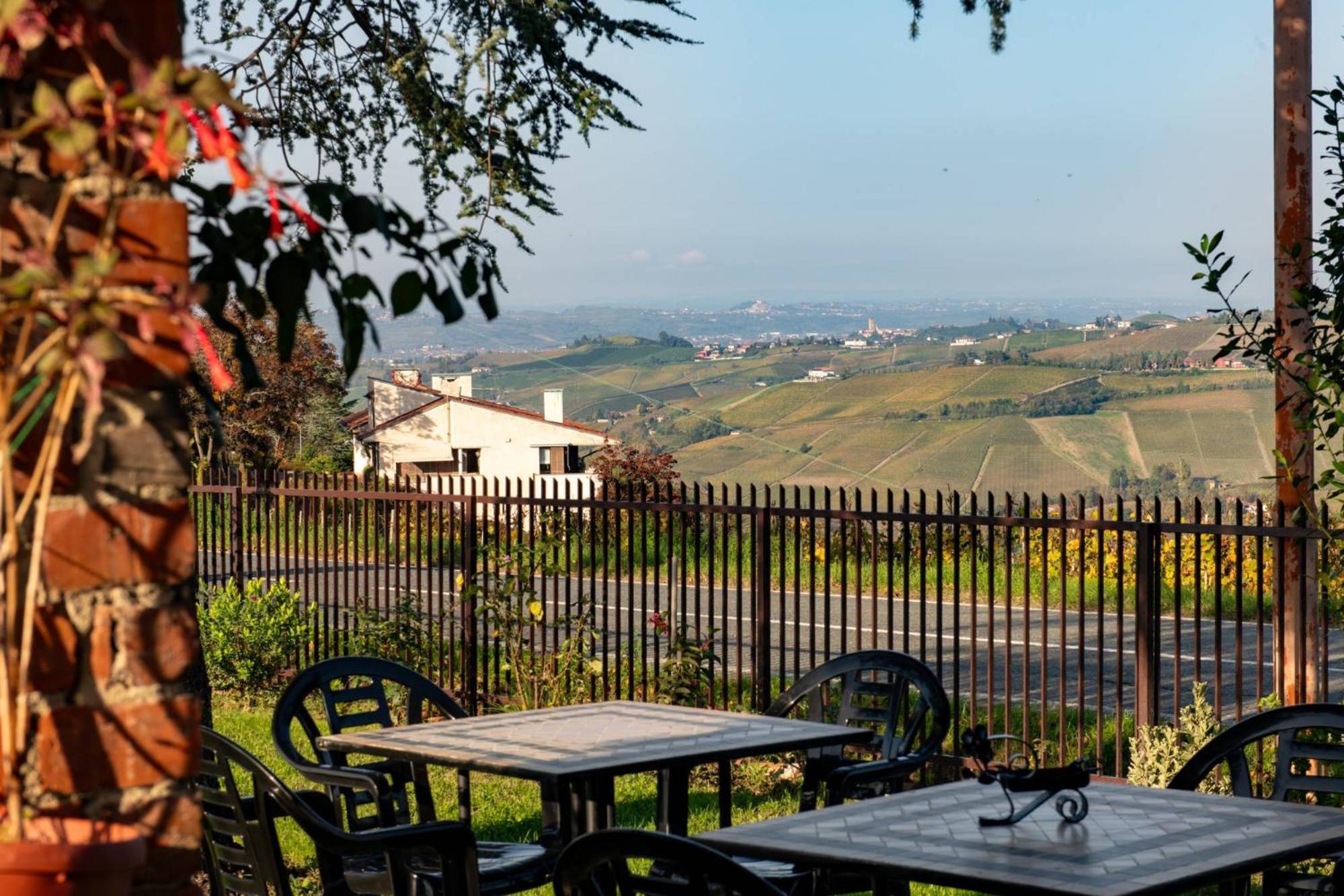Casa Rubbo - Appartamento In Collina 'Monviso' Alba  Exteriör bild