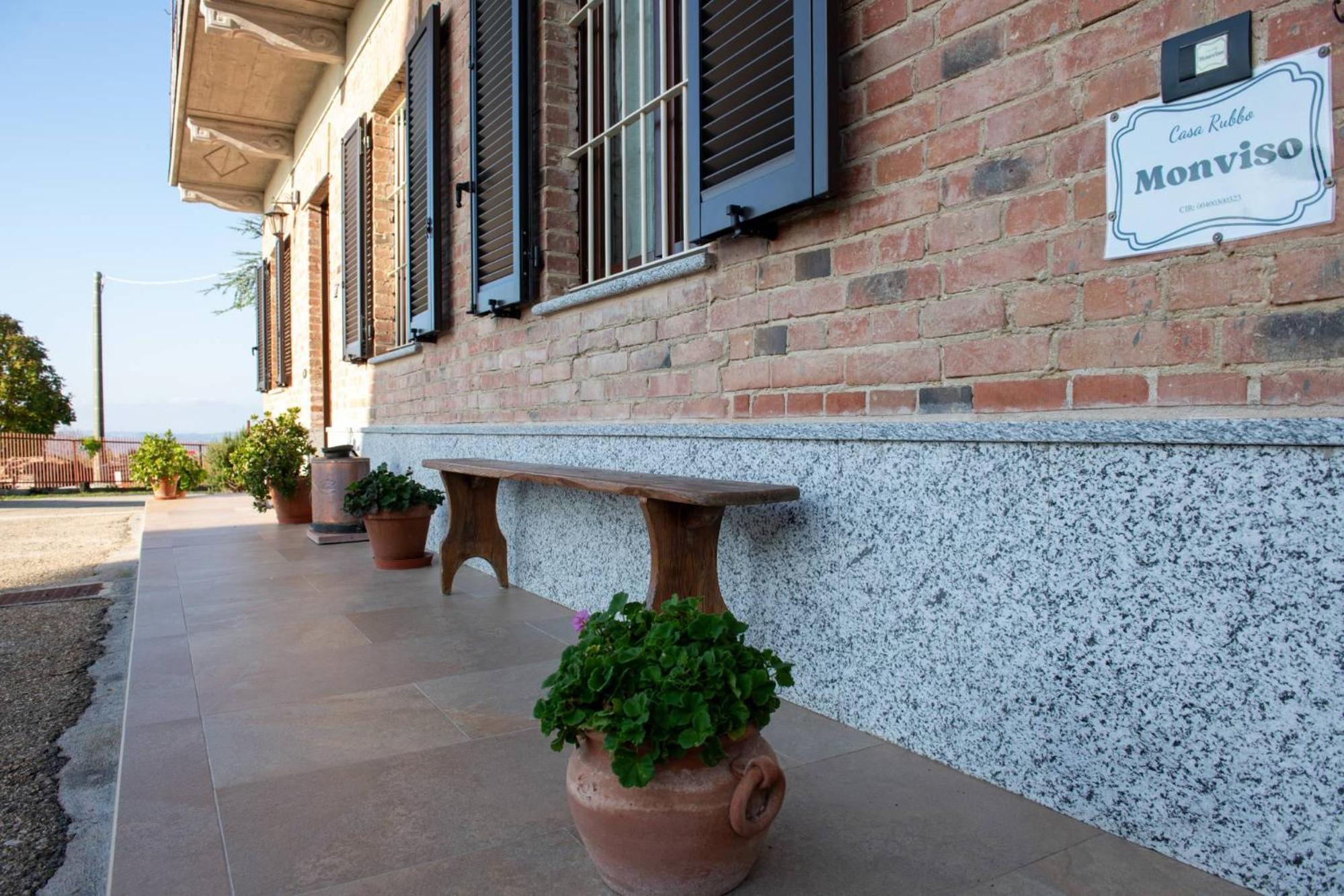 Casa Rubbo - Appartamento In Collina 'Monviso' Alba  Exteriör bild