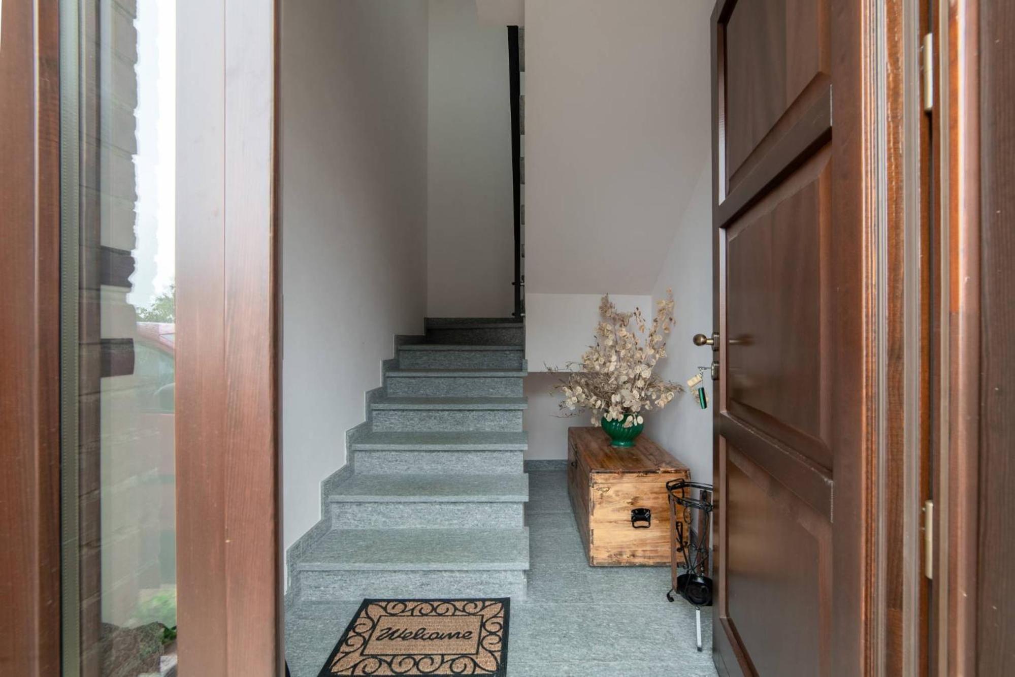 Casa Rubbo - Appartamento In Collina 'Monviso' Alba  Exteriör bild